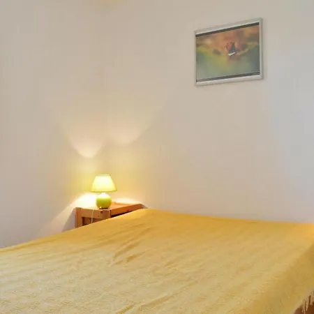 Familiale 8 Pers. A 600m De La Avec Piscine Et Terrasse Ensoleillee A Cap D'agde - Fr-1-249-103 Holiday home Agde
